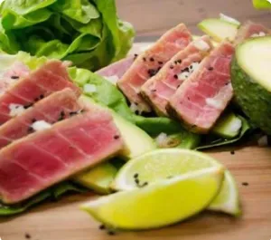 Ensalada de atún sellado