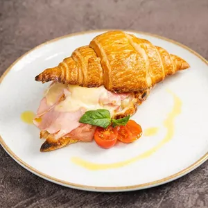Corneto Jamón y Queso
