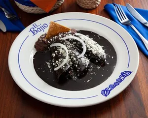 Enchiladas con Mole