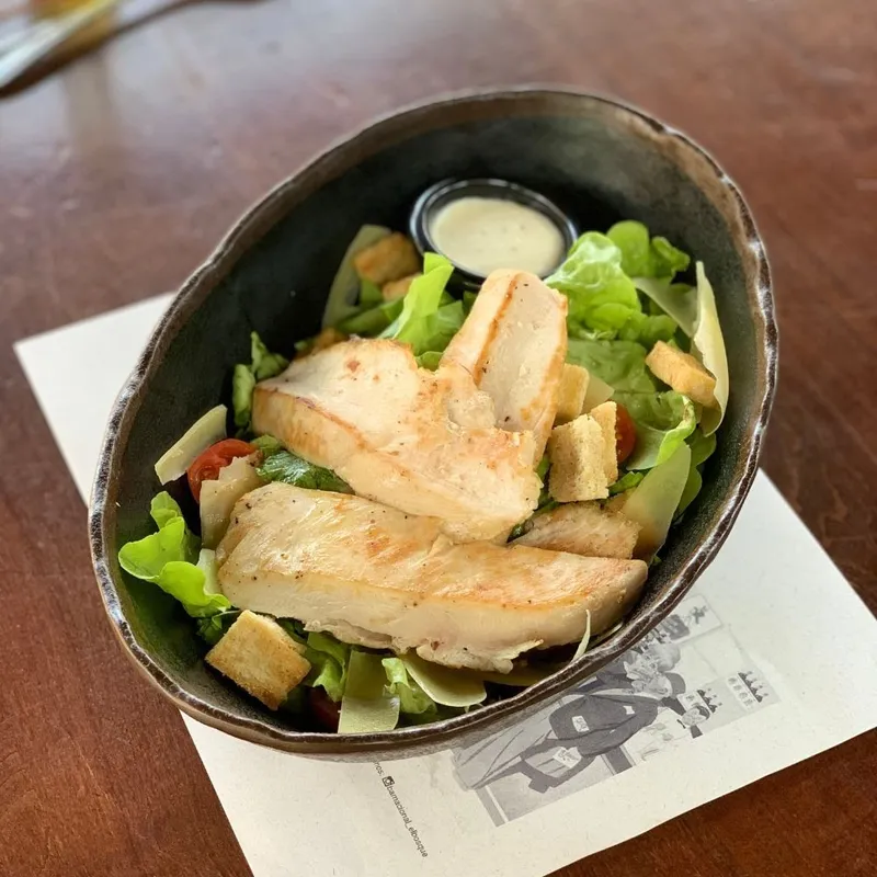 Ensalada Cesar con pollo