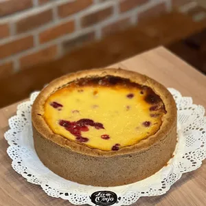 Kuchen ricotta manjar entero
