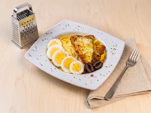 Fettuccini a la Huancaína con Pollo Milanese