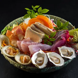 Sashimi Umami Moriawase (12 Cortes)