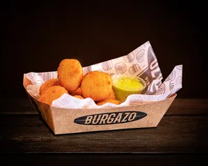 Bolitas De Jalapeños 8 Unid. - Salsa De Cilantro