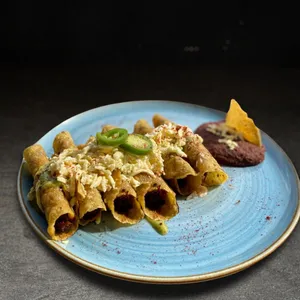 Flautas de pollo
