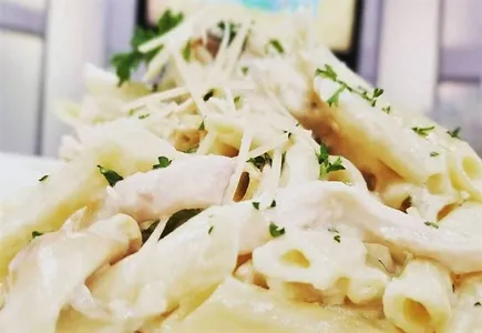 Jueves  - 25 de Abril de Macarrones a la Crema