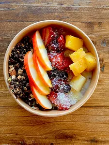 BOWL AVENA, GRANOLA y FRUTAS