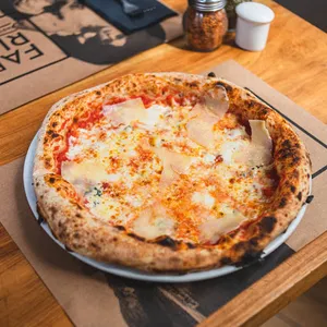 Pizza Quattro Formaggi