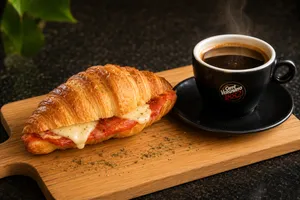 Promo*Americano+ Croissant Aliado Jamón con Queso