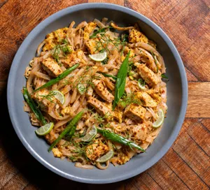 PAD THAI POLLO