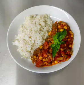 Tomaticán + entrada y postre.