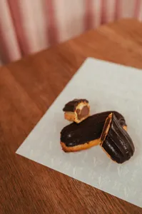 Éclair de chocolate