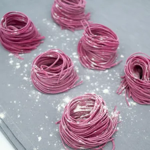 Linguini Al Huevo Y Betarraga (3-4 P)