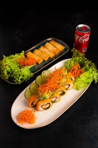 Pollo Crispy especial + arrollados + bebida 220 ml