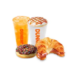 Hot Coffee + Sándwich + Donut Classic + Jugo M