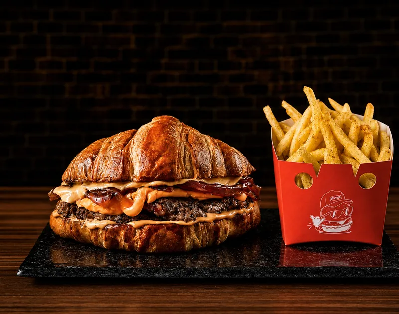 Croissant Burger