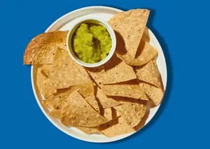 Totopos + Salsa a elección