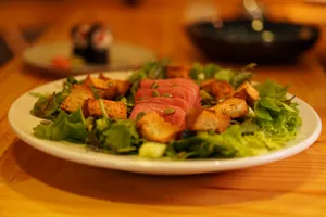 Ensalada Sashimi Atún