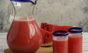 Jarra Mediana de Agua de Fruta