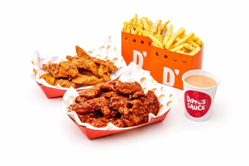 Pack 10 tenders (2 sabores a eleccion) + 2 papas + 3 dips Pack 10 tenders (2 sabores a eleccion) + 2 papas + 3 dips
