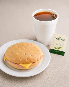 Promo hallulla salame + te sachet