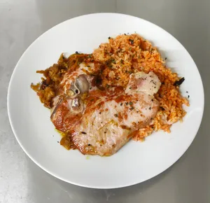 Chuleta a la plancha + entrada y postre.