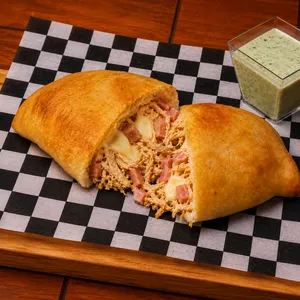 Empanada Cordon Bleu Pollo