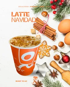 Latte navideño caliente