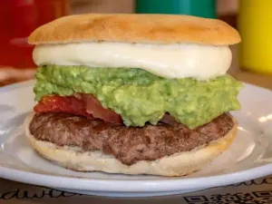Sándwich de Hamburguesa Fuente Chilena