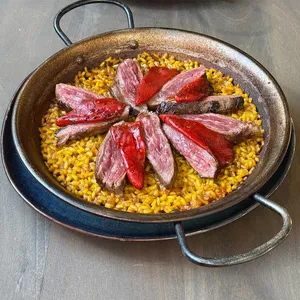 Paella de Entraña (20 min)
