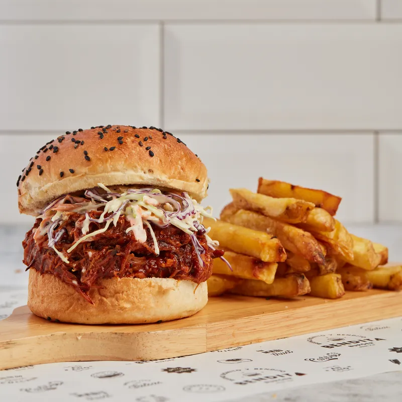 BBQ Pulled Pork con papas BBQ Pulled Pork con papas