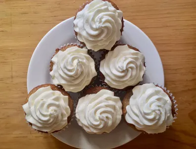 Cupcakes navideños de frutos secos (6 pza.)