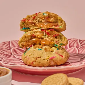 Galleta Golden Birthday Cake