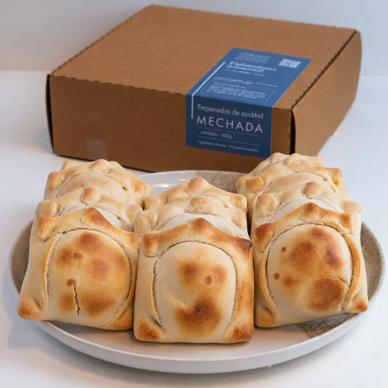 Empanadas de cóctel - Mechada queso. Empanadas de cóctel - Mechada queso.