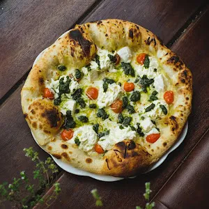 Pizza Burrata e Caprese