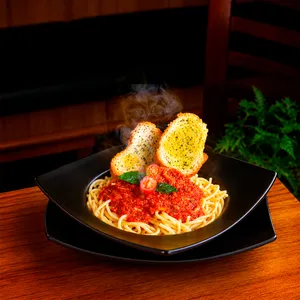 Fetuccini bolognesa Fetuccini bolognesa