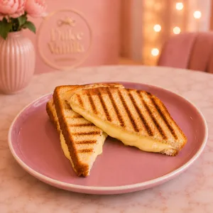 Sándwich de jamón y queso