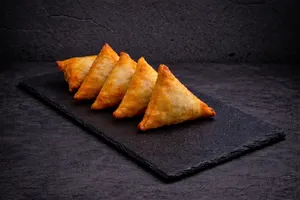 Empanaditas de aji de gallina ( 5 unidades)