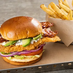 Chicky Chicky Blue+Papas fritas