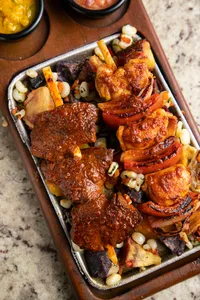 Anticuchos mixtos