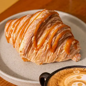 Café + Croissant Relleno