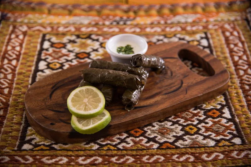 Zeytinyagli yaprak sarma (vegetariano)