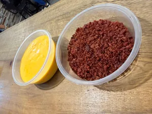 QUESO Y TOCINETA DUBAI