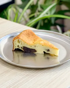 Far breton de Helene & Martin. Pastelería francesa con delivery y pasteles a domicilio en Viña del Mar.
