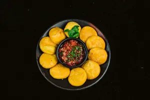 Sopaipillas & Pebre