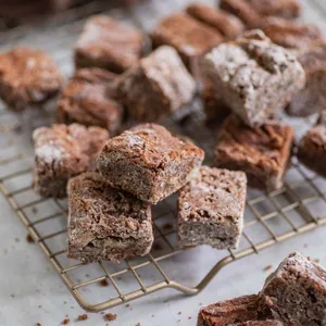 Mini Brownies o Blondies Empolvados