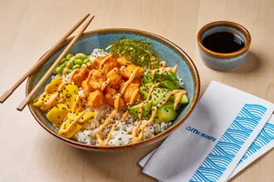 Bowl Kin Roca – Salmón Roca, Mango, Aguacate y Edamames