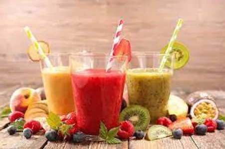 Jugo mixto naranja mango agua
