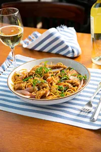 Tallarín Saltado de Pescado