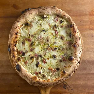 Pizza Tocino Romero + Palitos Gratis